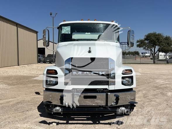 Mack MD7 Cisterna