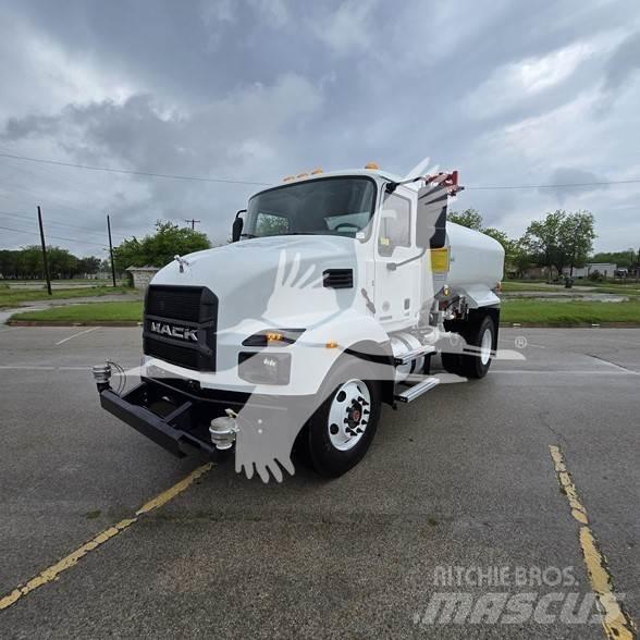 Mack MD7 Cisterna