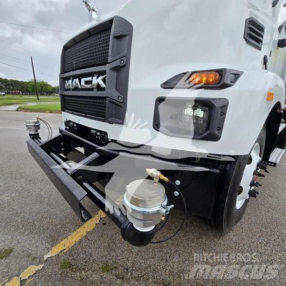 Mack MD7 Cisterna