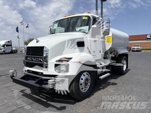 Mack MD7 Cisterna