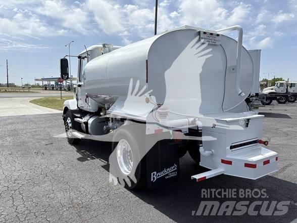 Mack MD7 Cisterna