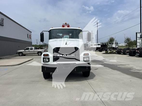 Mack MD7 Costruzioni - Altro