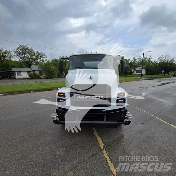 Mack MD7 Cisterna