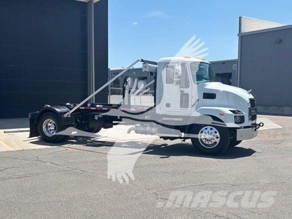 Mack MD7 Costruzioni - Altro