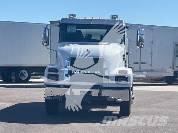Mack MD7 Cisterna
