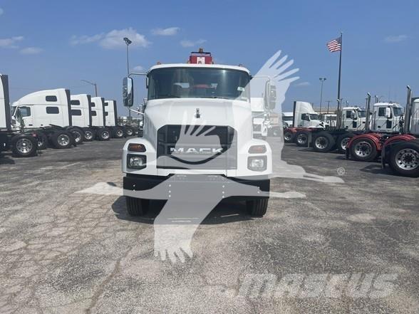 Mack MD7 Costruzioni - Altro