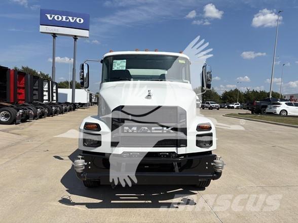 Mack MD7 Cisterna