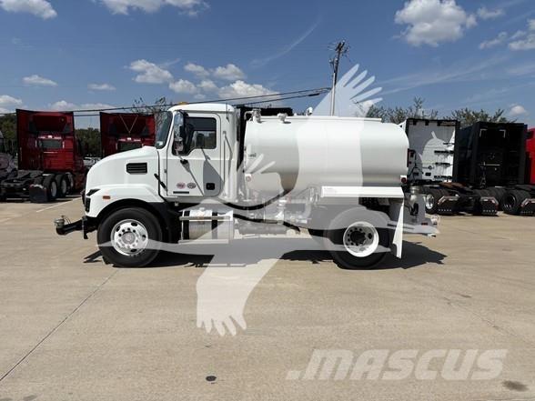 Mack MD7 Cisterna