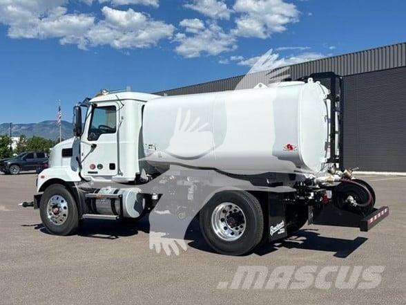 Mack MD7 Cisterna