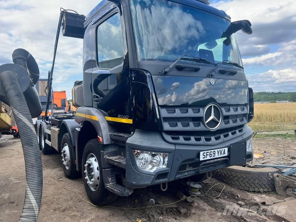 Mercedes-Benz 3240 Camion con gancio di sollevamento