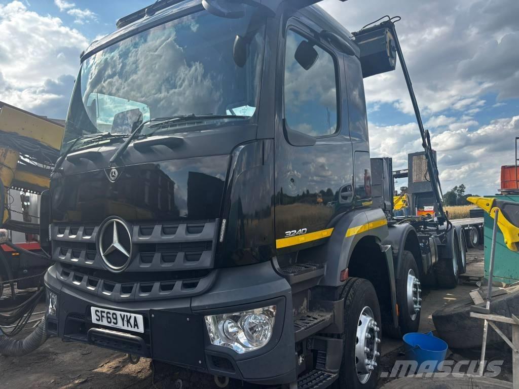 Mercedes-Benz 3240 Camion con gancio di sollevamento