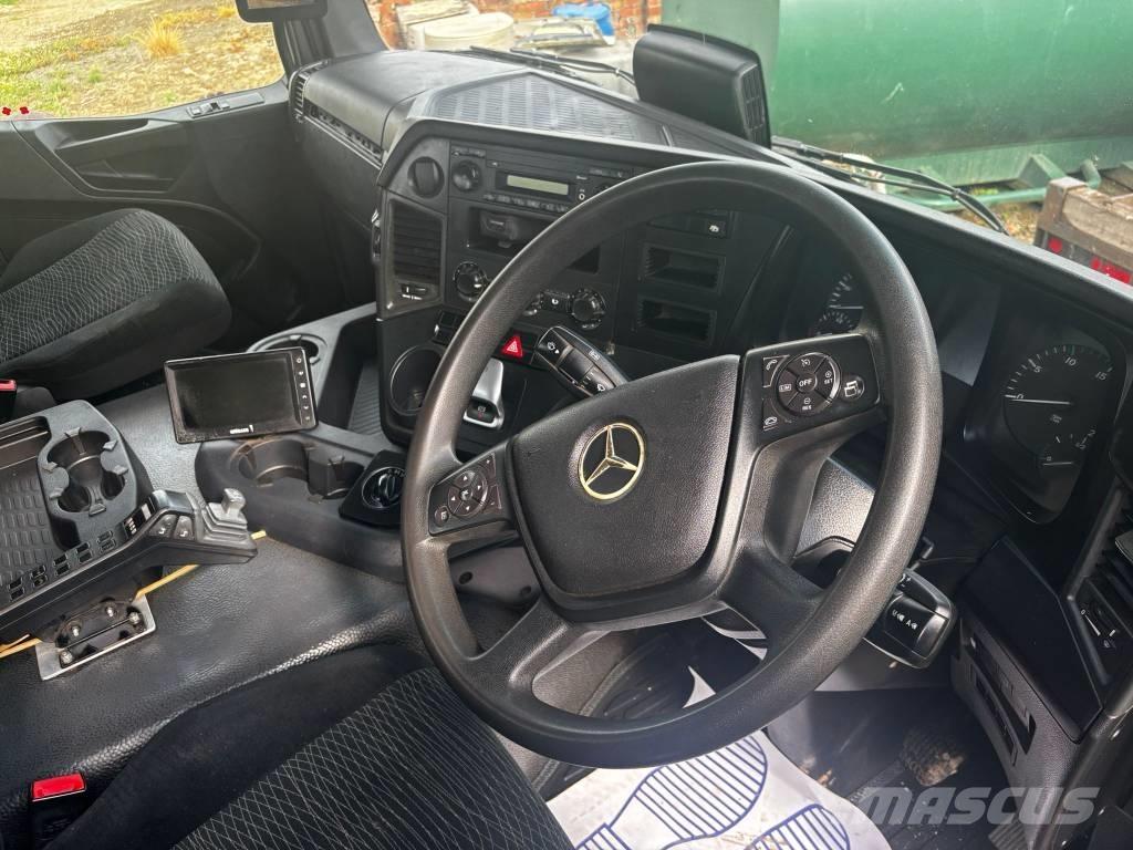 Mercedes-Benz 3240 Camion con gancio di sollevamento