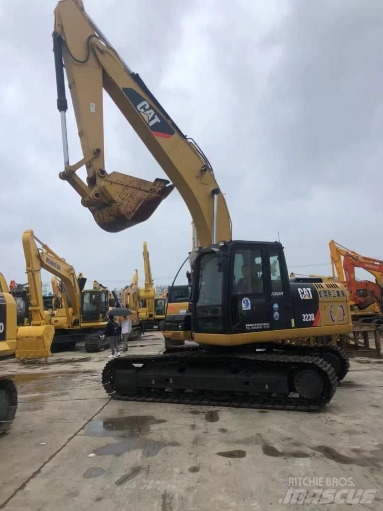 CAT 323 D Escavatori cingolati