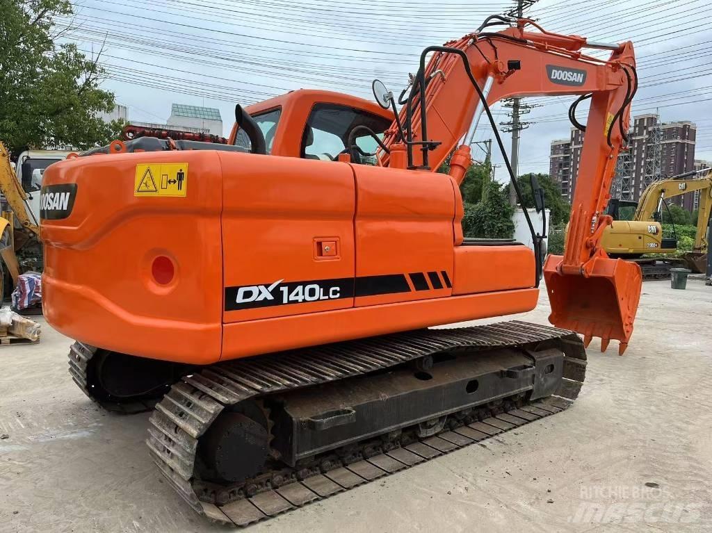Doosan DX 140 Escavatori cingolati