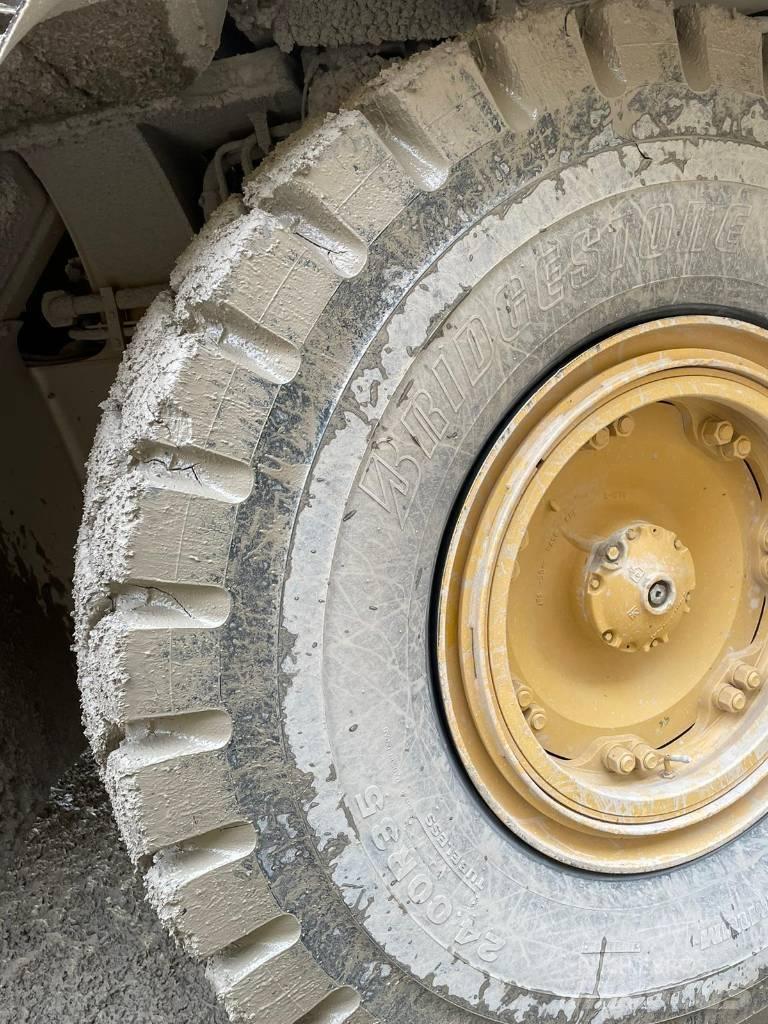 CAT 775G Dumper a telaio rigido
