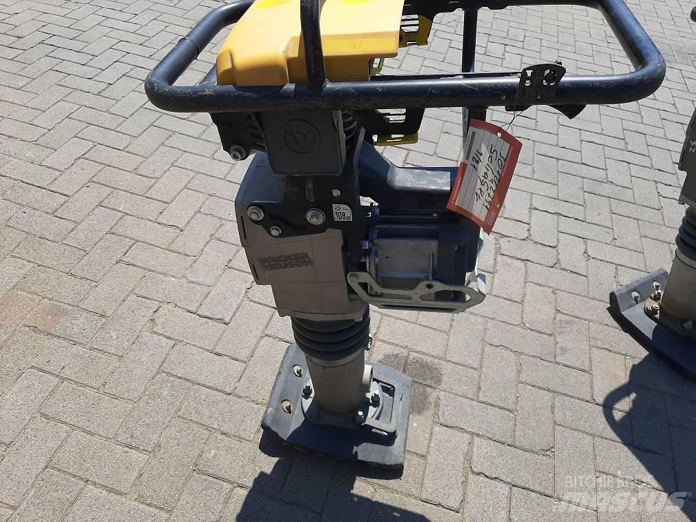 Wacker Neuson AS60e Vibrocostipatore verticale