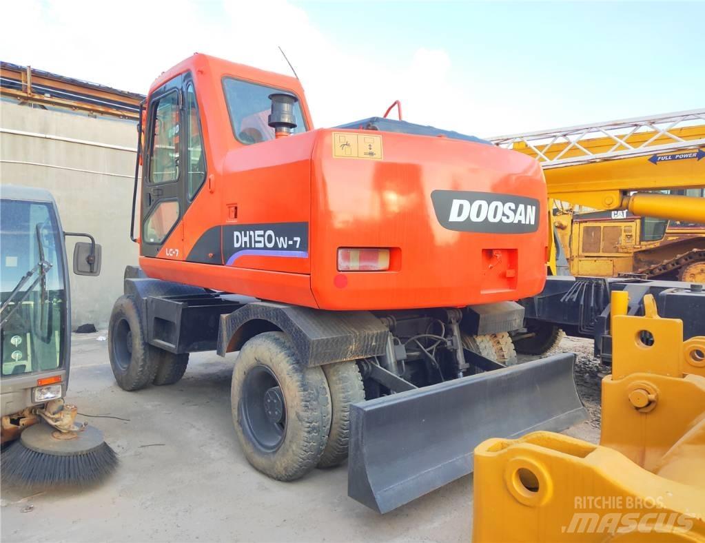 Doosan DH150W Escavatori gommati