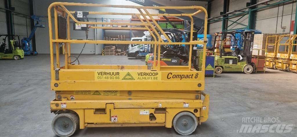 Haulotte Compact 8 Piattaforme a pantografo