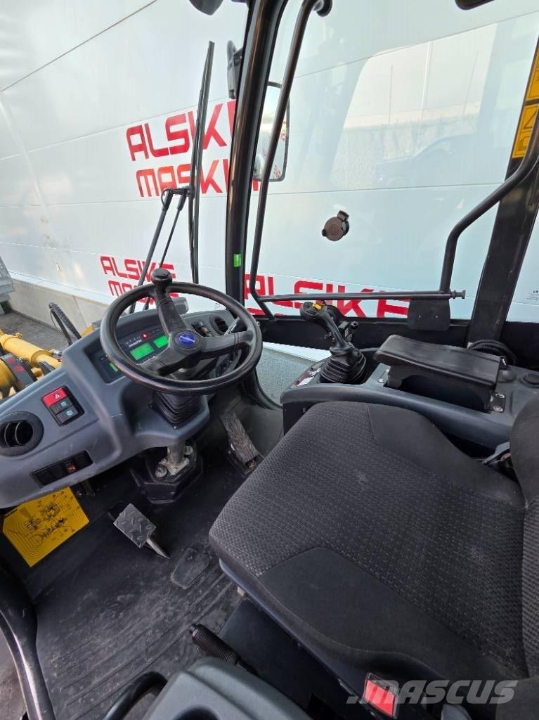 Komatsu WA 80 M Pale gommate