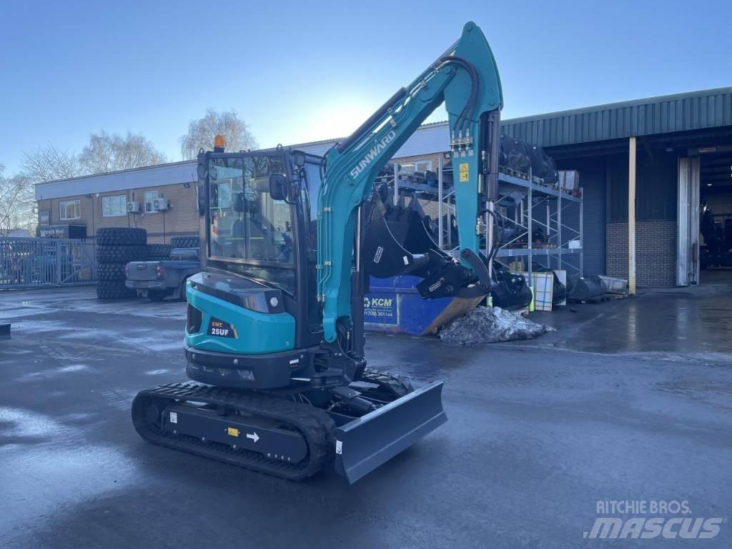 Sunward SWE 25 UF Miniescavatori