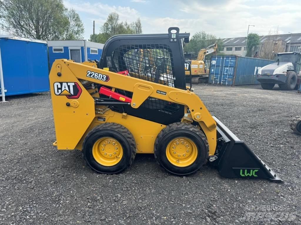CAT 226D3 Mini Pale Gommate