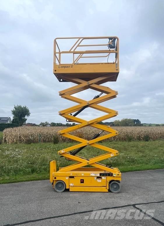 Haulotte Compact 12 Piattaforme a pantografo