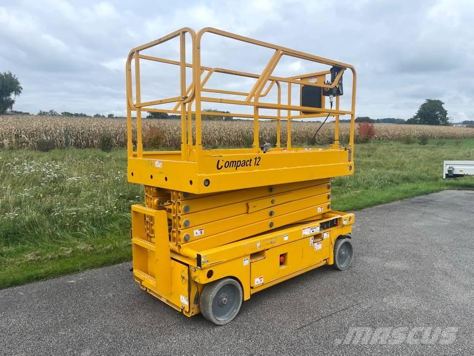 Haulotte Compact 12 Piattaforme a pantografo