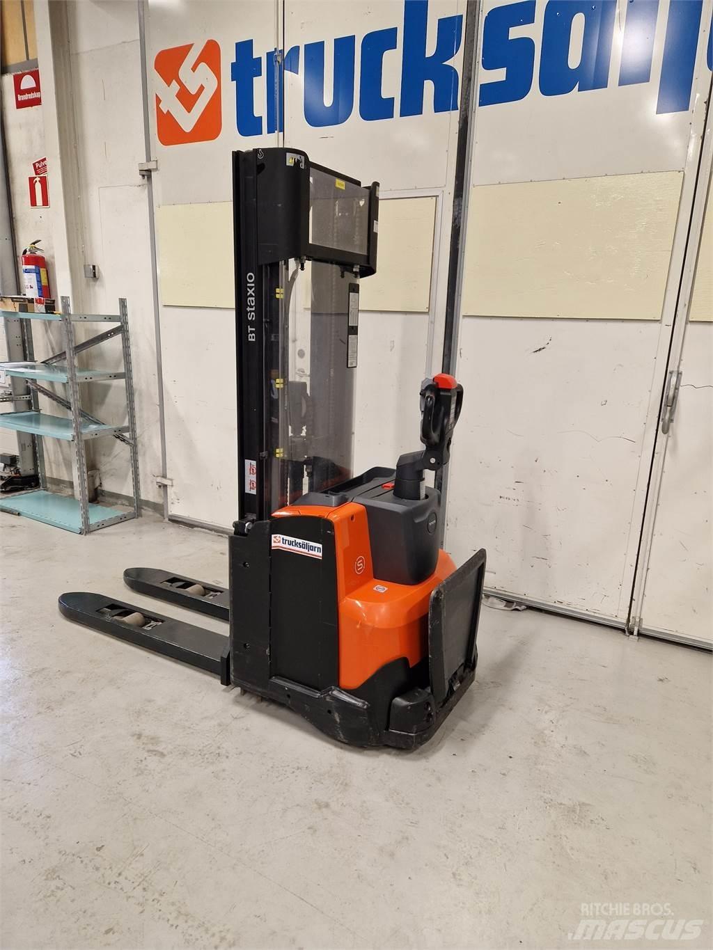 Toyota SWE120L Transpallet uomo a terra