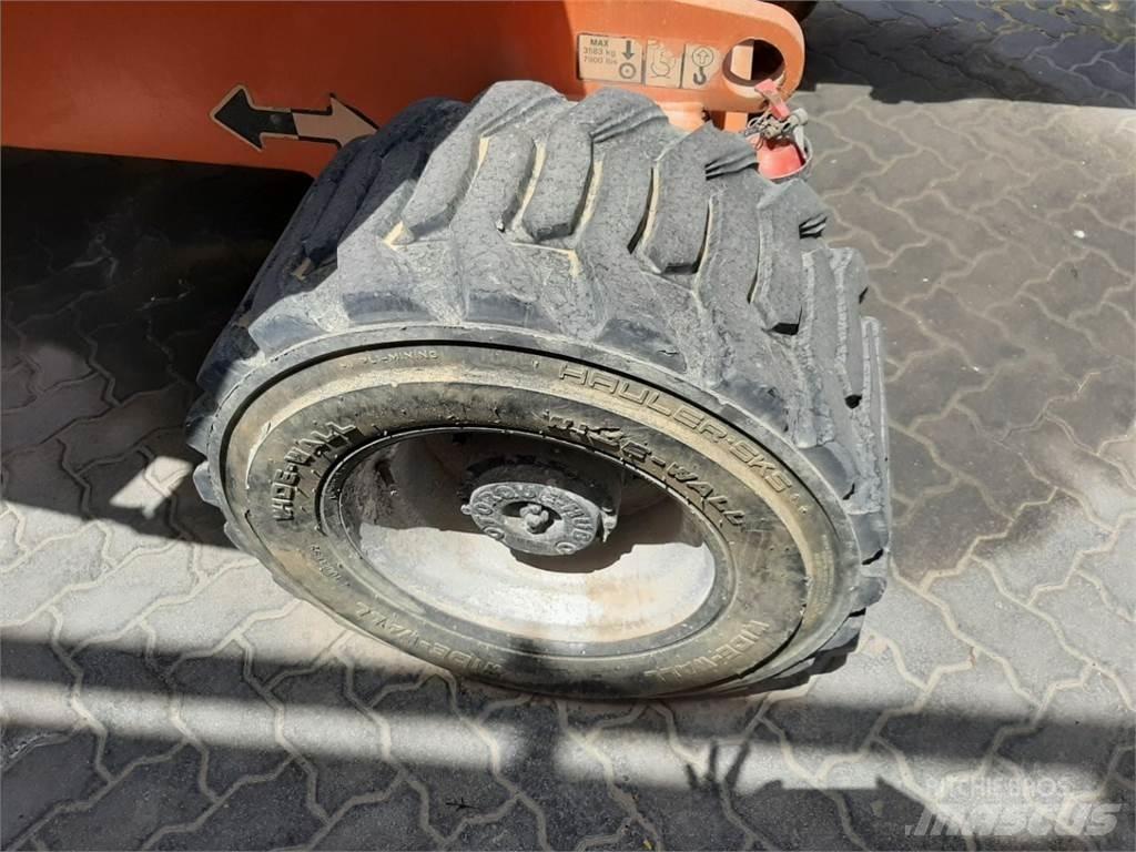 JLG 450AJ Piattaforme a braccio articolato