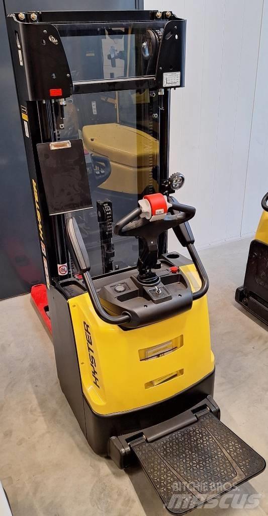 Hyster S1.2S Carelli stoccatori  automatici-usati