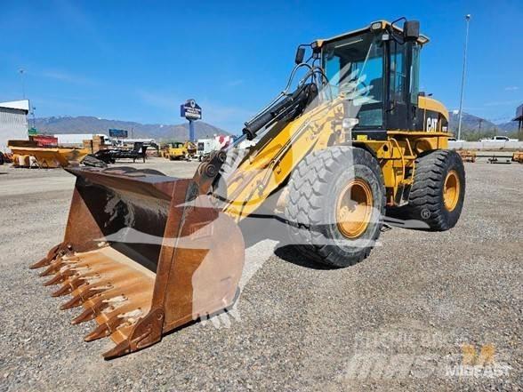 CAT 930G Pale gommate