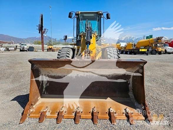 CAT 930G Pale gommate