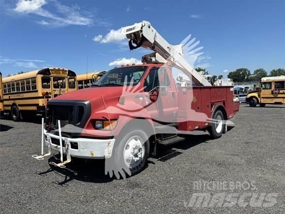 Ford F750 Piattaforme autocarrate
