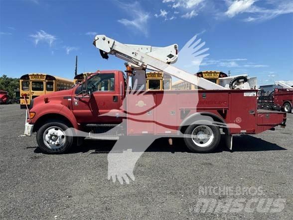 Ford F750 Piattaforme autocarrate