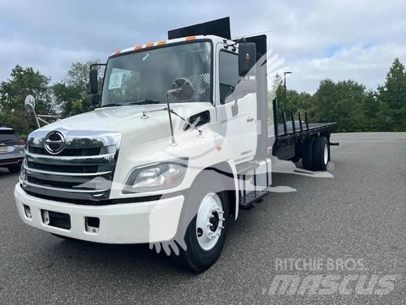 Hino 338 Camion con sponde ribaltabili