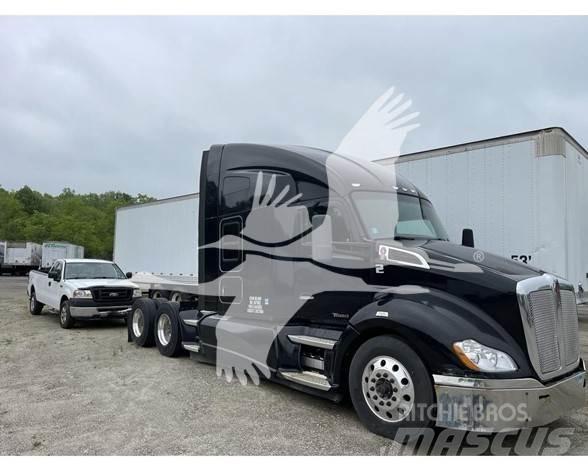 Kenworth T680 Motrici e Trattori Stradali