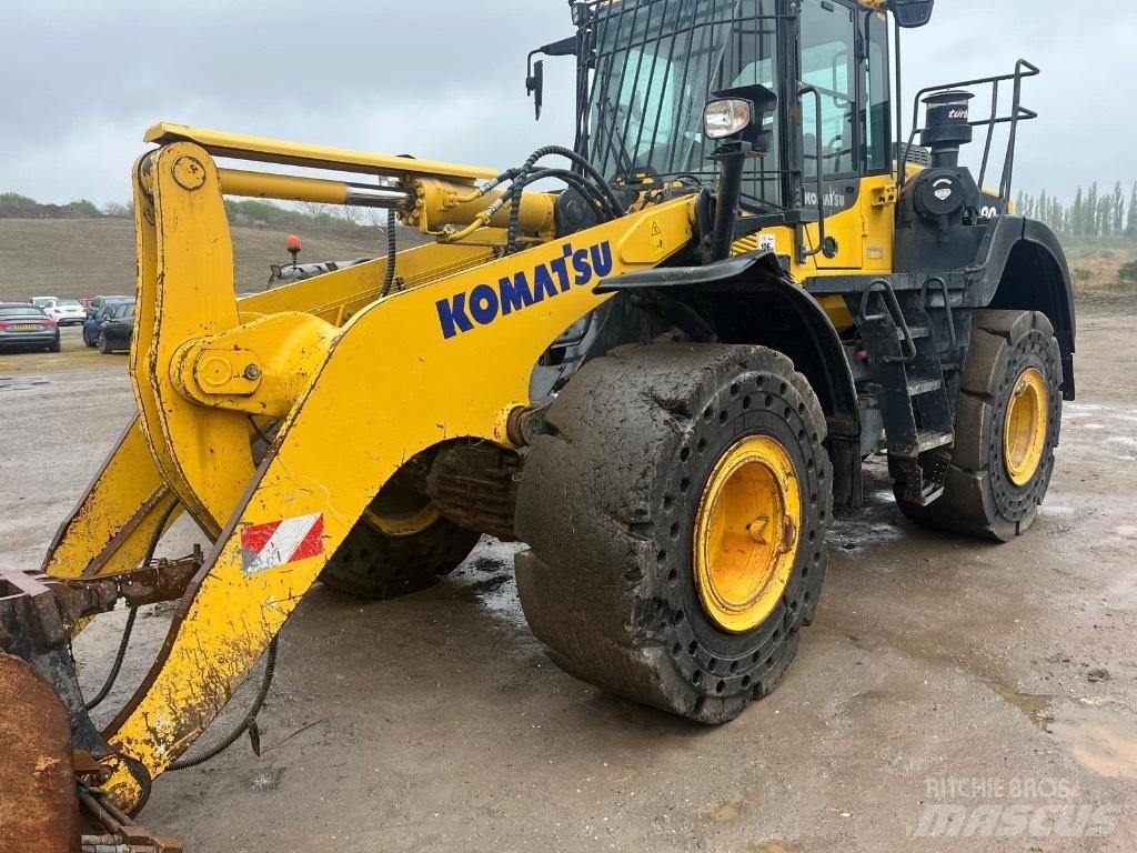 Komatsu WA380-8E0 Pale gommate