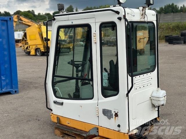 Liebherr A 924 B CAB Cabine e interni