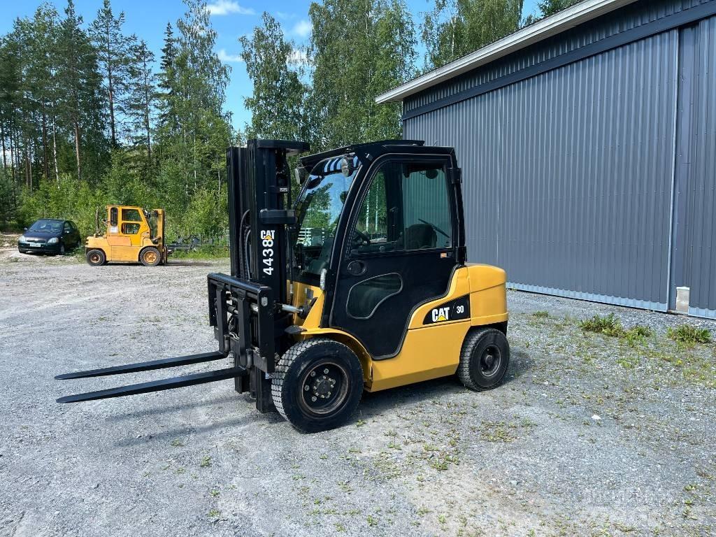 CAT DP 30 N Carrelli elevatori diesel