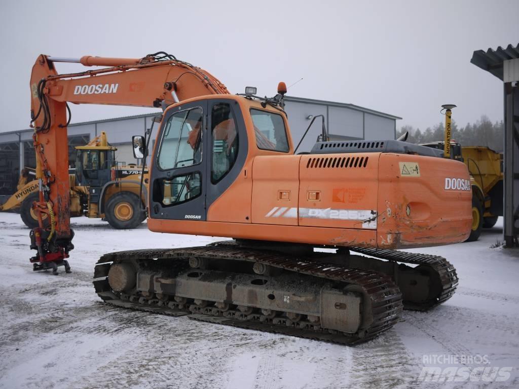 Doosan DX 225 LC Escavatori cingolati