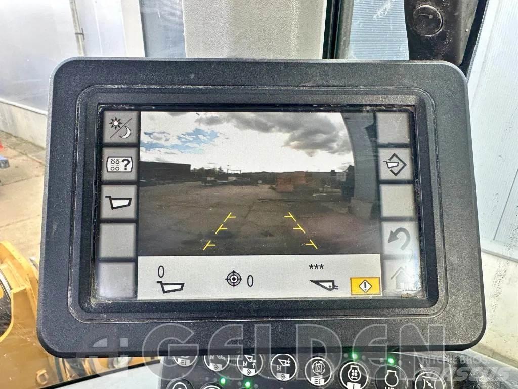 CAT 938M Pale gommate