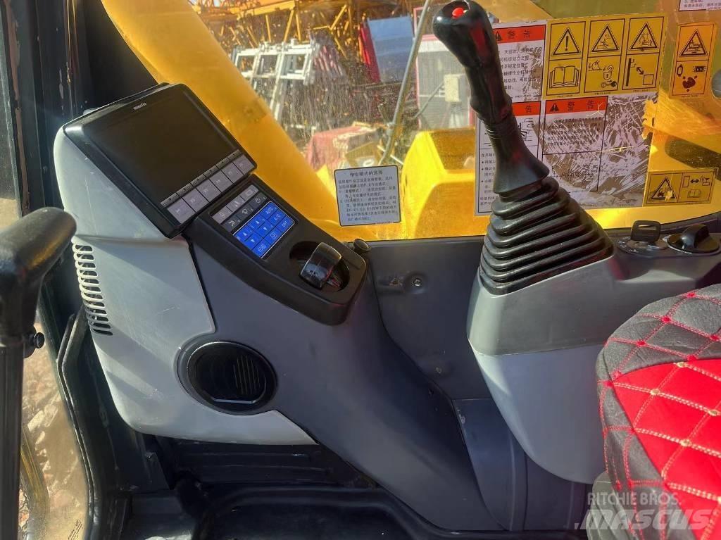 Komatsu PC 450 LC-8 Escavatori cingolati