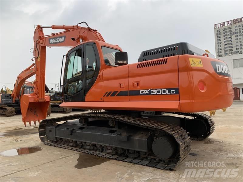 Doosan DX300 Escavatori cingolati