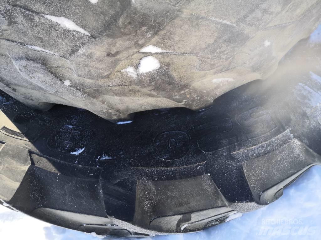 Pirelli 420/85R28 Pneumatici, ruote e cerchioni