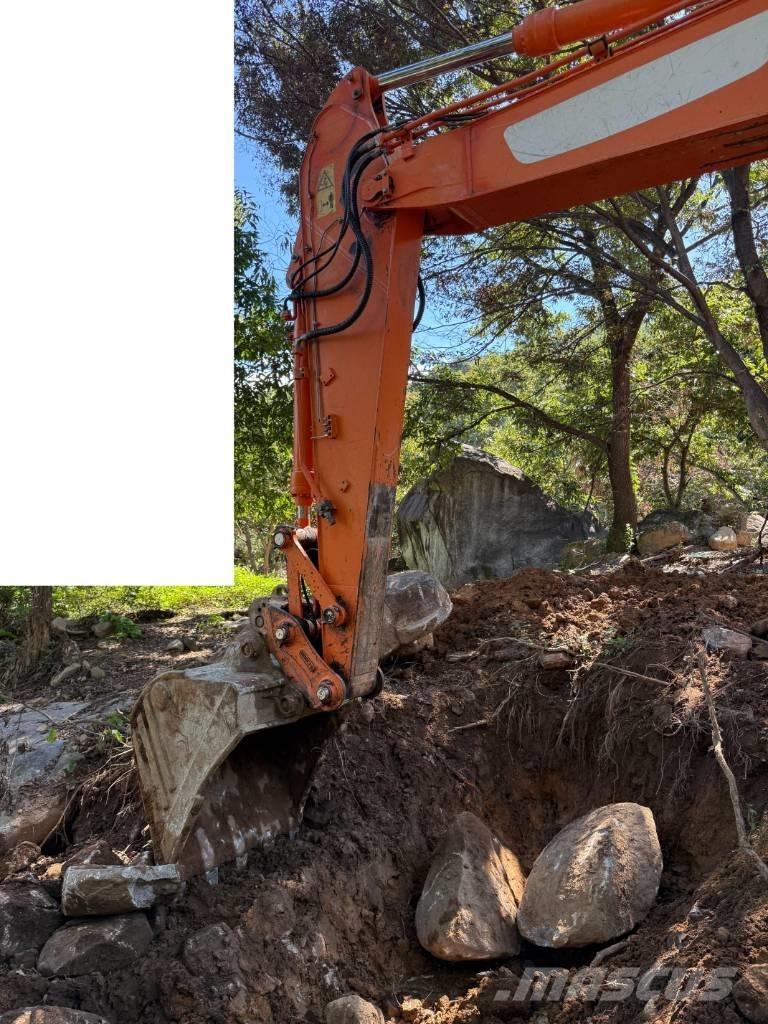 Doosan DX 220 LCA Escavatori cingolati