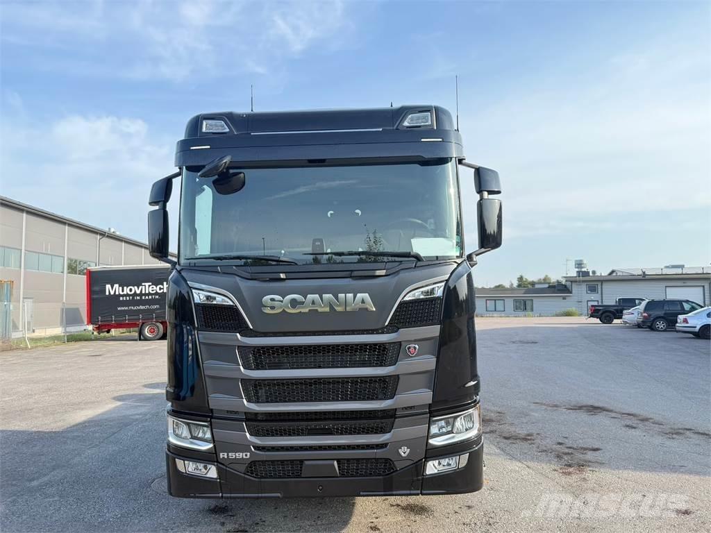 Scania R590 8x4 Camion con gancio di sollevamento
