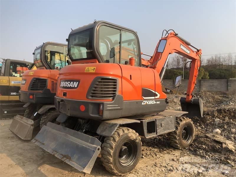 Doosan DX60 Escavatori cingolati