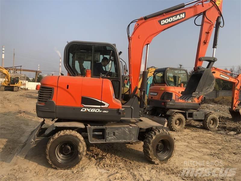 Doosan DX60 Escavatori cingolati