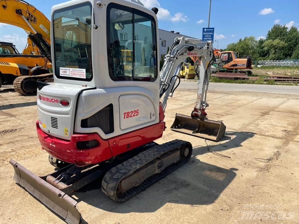 Takeuchi TB225 Miniescavatori