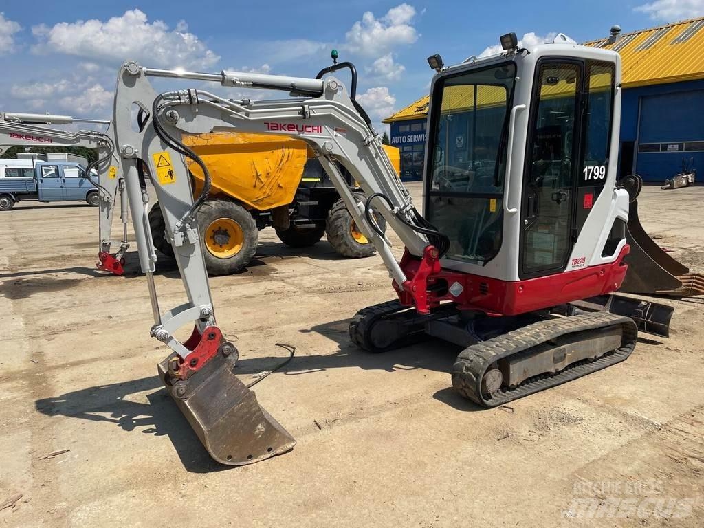 Takeuchi TB225 Miniescavatori